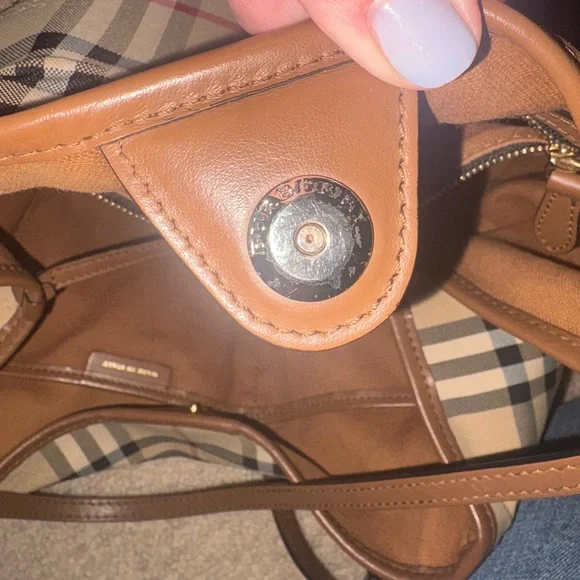 Burberry Tan and Red Check Shoulder Bag - Picture 8 of 9